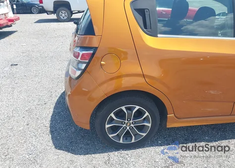 2017 Chevrolet Sonic Lt Auto z USA, uszkodzony, nr VIN 1G1JD6SB5H4125096